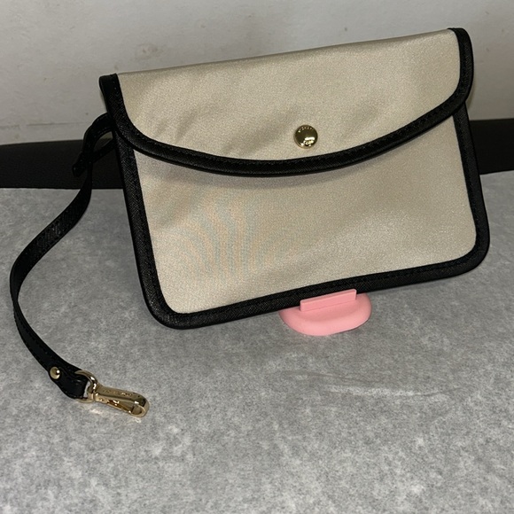 MICHAEL KORS SPORT/CASUAL NYLON WATER RESISTANT BEIGE WRISTLET CLUTCH NWOT - Picture 16 of 16